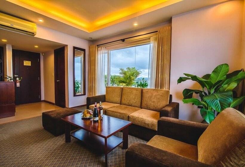 سوئیت با چشم‌انداز رودخانه, Mondial Hotel Hue