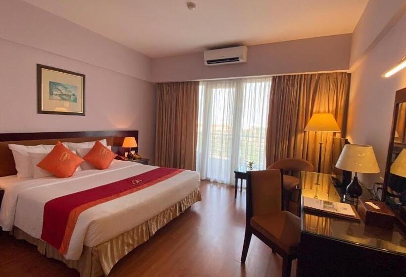 اتاق لوکس با چشمانداز شهر, Mondial Hotel Hue