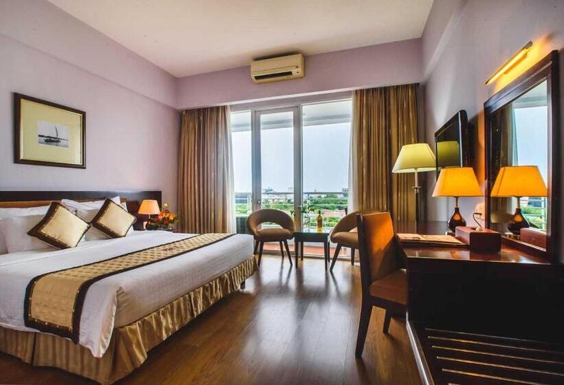 اتاق لوکس با چشمانداز شهر, Mondial Hotel Hue