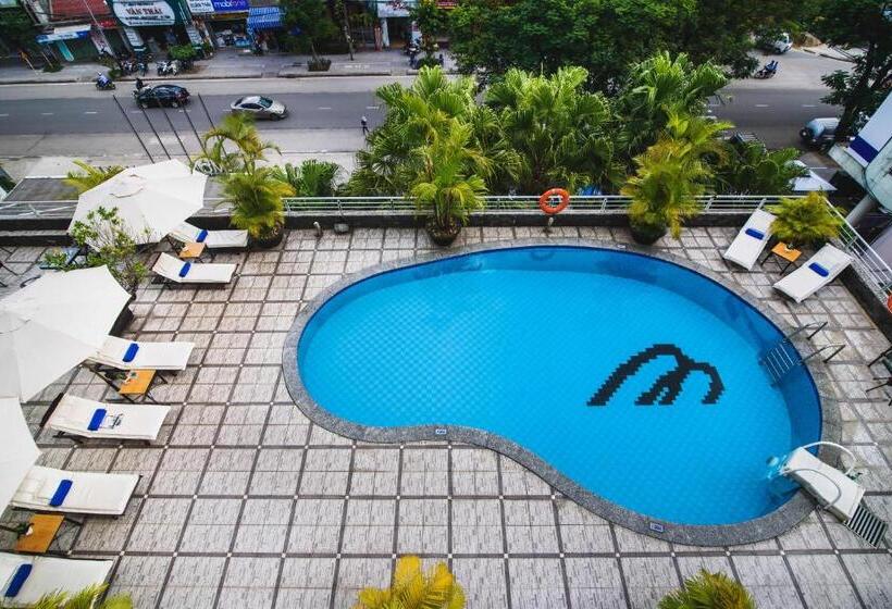 سوئیت با چشمانداز رودخانه, Mondial Hotel Hue