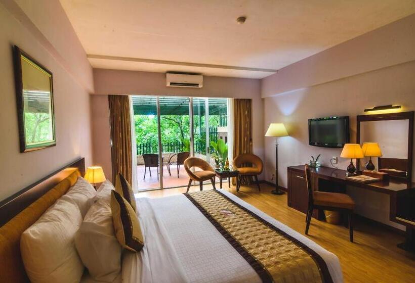 اتاق لوکس با چشم‌انداز باغ, Mondial Hotel Hue