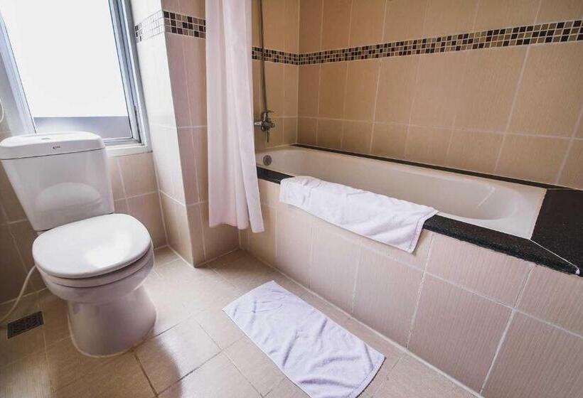 اتاق سوپریور با چشم‌انداز شهر, Mondial Hotel Hue