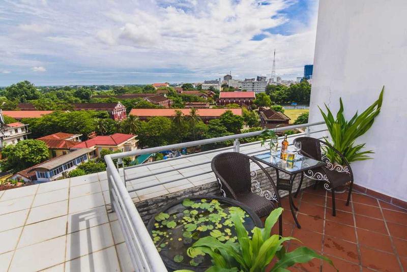 سوئیت با چشمانداز رودخانه, Mondial Hotel Hue