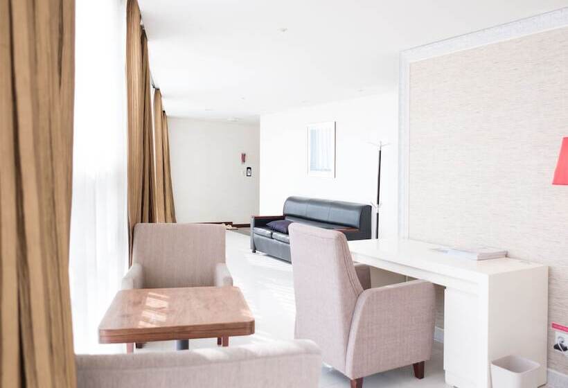 اتاق رویال, Sunset