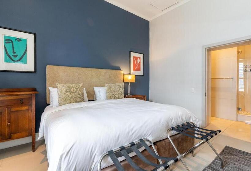 スタンダードルーム, The Charles Cafe & Guesthouse