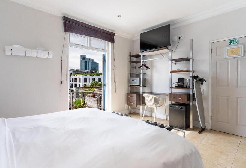 スタンダードルーム, The Charles Cafe & Guesthouse