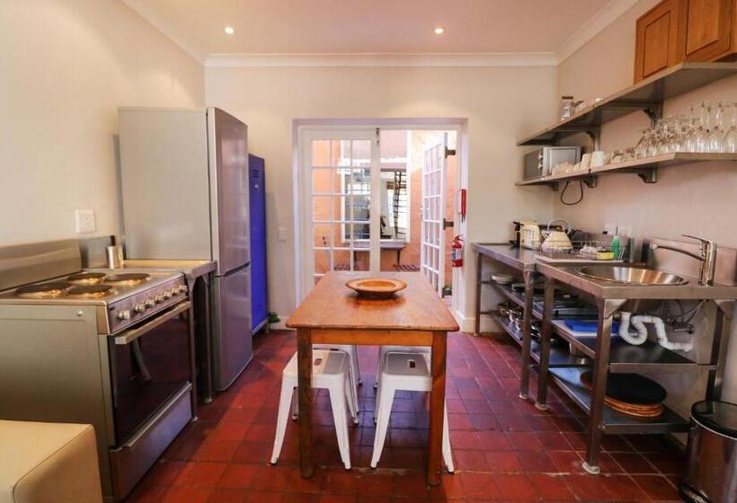 １ベッドルームアパートメント, The Charles Cafe & Guesthouse