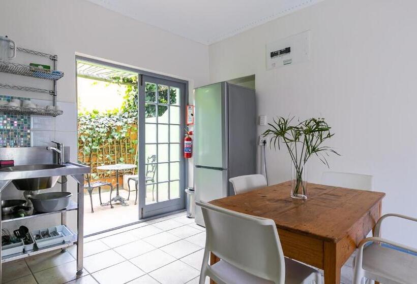 １ベッドルームアパートメント, The Charles Cafe & Guesthouse