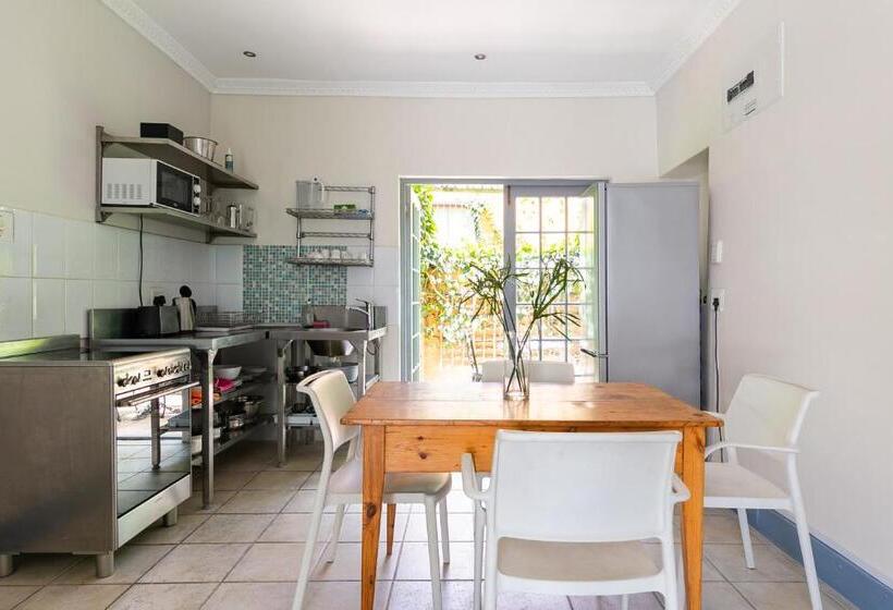 １ベッドルームアパートメント, The Charles Cafe & Guesthouse