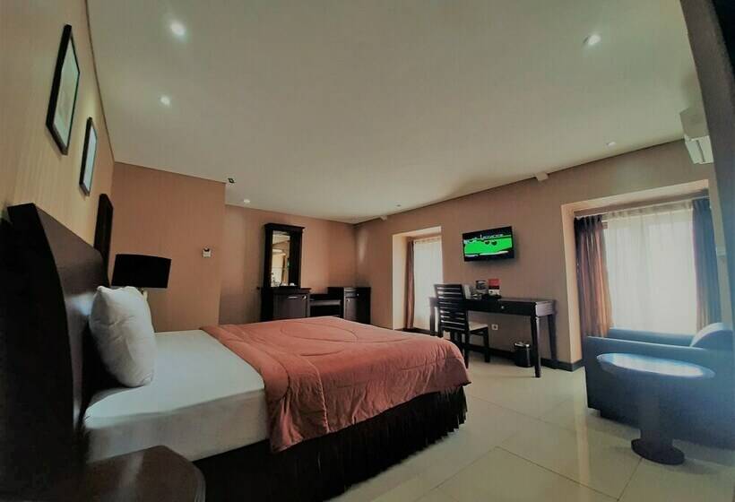 Номер Deluxe, The Palais Dago