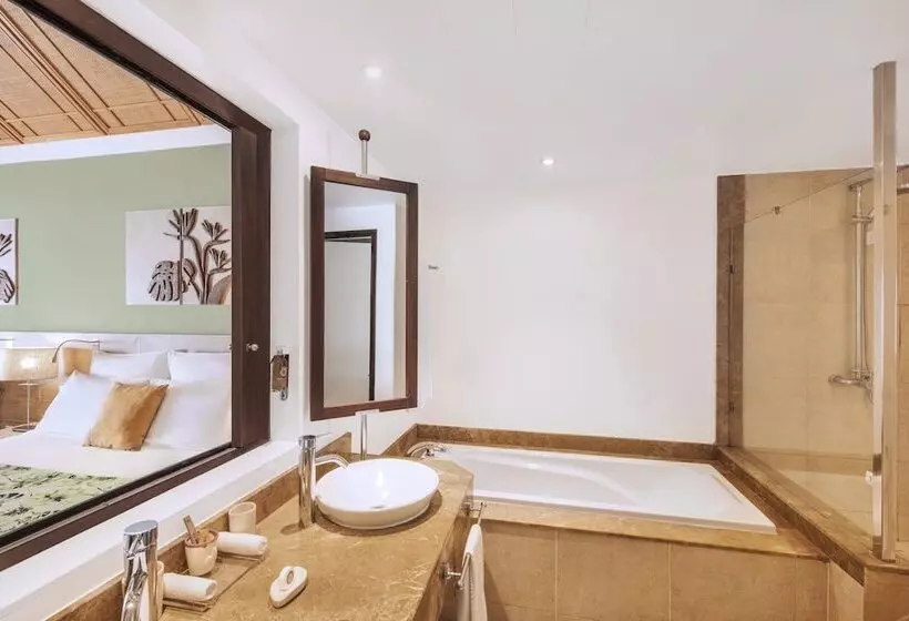 اتاق لوکس, Victoria Beachcomber Resort & Spa