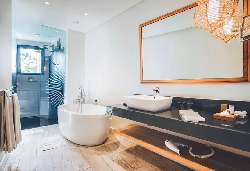 اتاق استاندارد با چشم‌انداز دریا, Victoria Beachcomber Resort & Spa