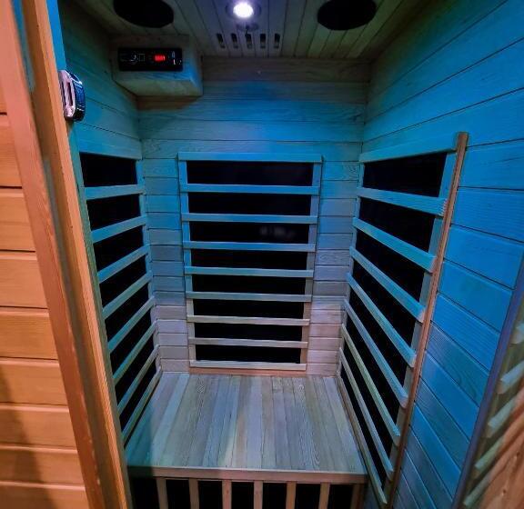 اتاق لوکس با بالکن, B&b Dolce Casa Con Sauna E Cromoterapia