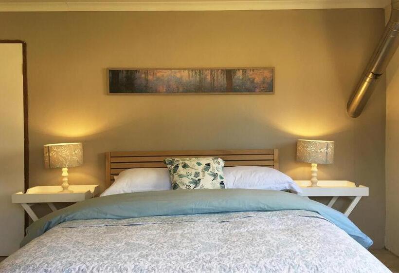 בקתת חדר, Wild Hare Cottages