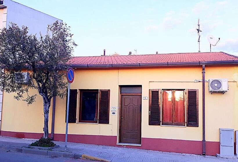 חדר סטנדרט לשלושה עם חדר אמבטיה משוף, B&b Il Cortile Del Sole