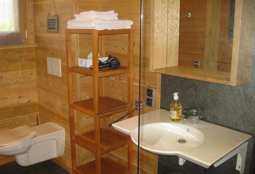 带山景的高级间, Chambres D Hôtes La Vercouline