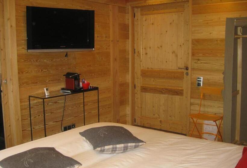 带山景的高级间, Chambres D Hôtes La Vercouline