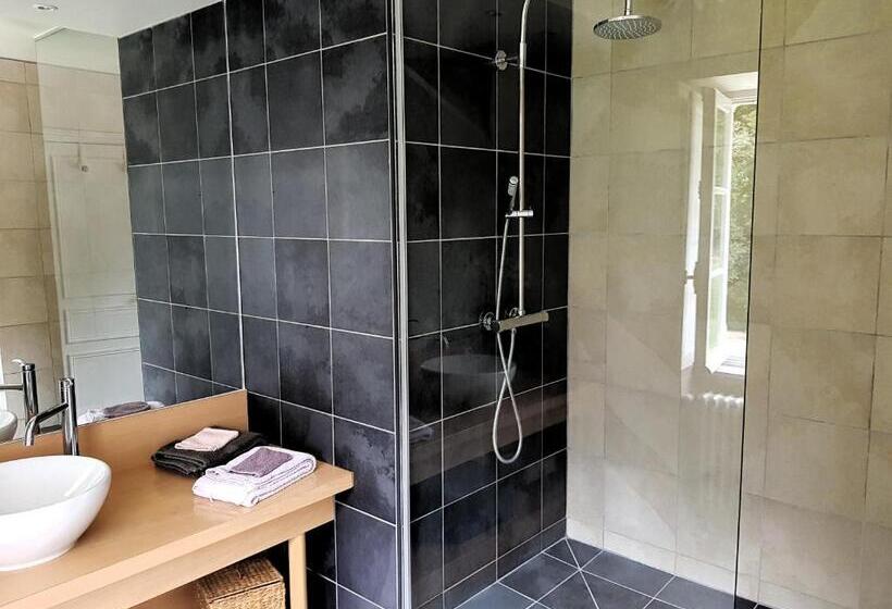 غرفة قياسية مطلّة علي الحديقة, La Taille De Biou