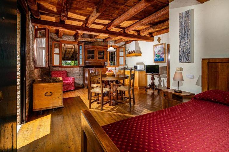 غرفة قياسية, La Casa Gioconda