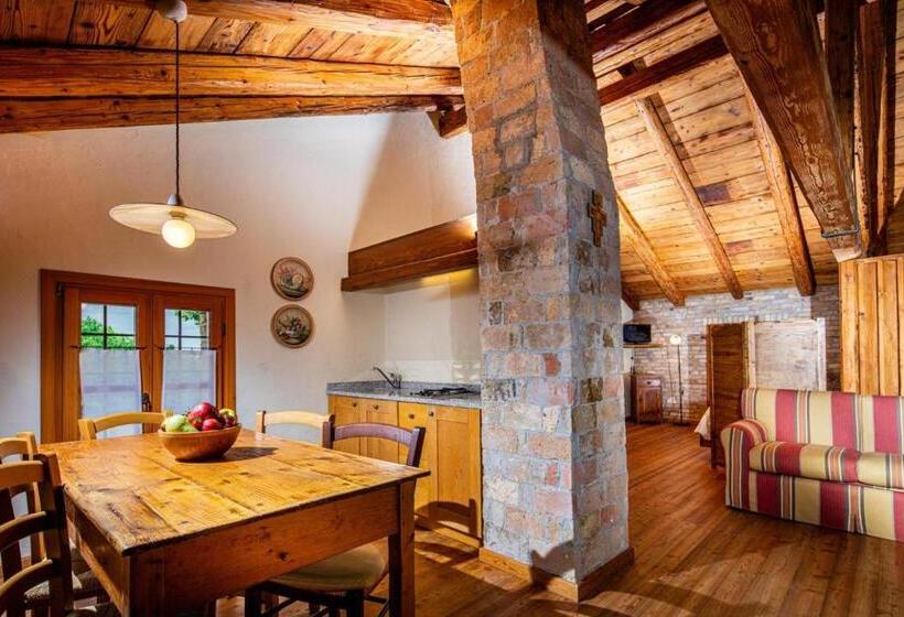 جناح جونيور عائلى, La Casa Gioconda