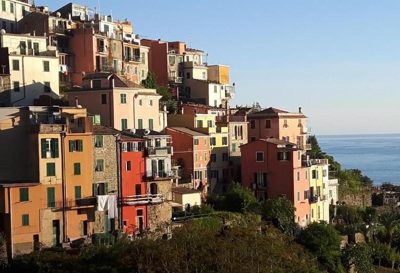 اتاق لوکس با بالکن و چشمانداز دریا, Arbanella