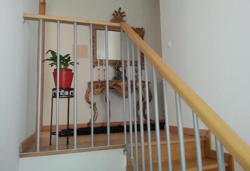 اتاق استاندارد چهار تخته, Ricky Guesthouse