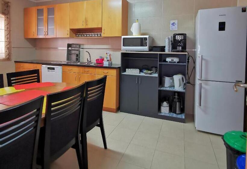 سوئیت با تخت بزرگ, Ricky Guesthouse