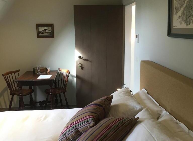 חדר סטנדרט, De Gasterie