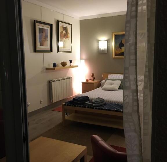 Номер Стандарт Вид на Бассейн, La Chambre Des Amis