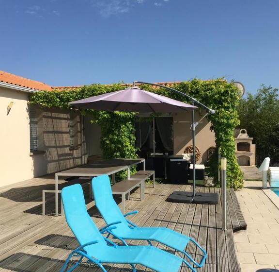 Номер Стандарт Вид на Бассейн, La Chambre Des Amis