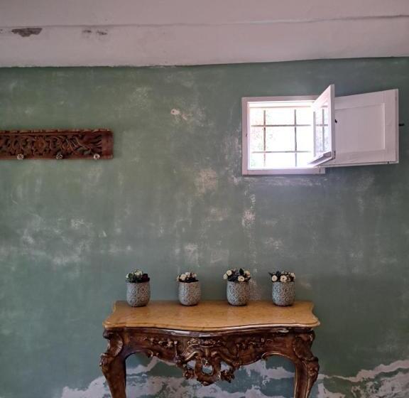 חדר משפחתי, La Fragna