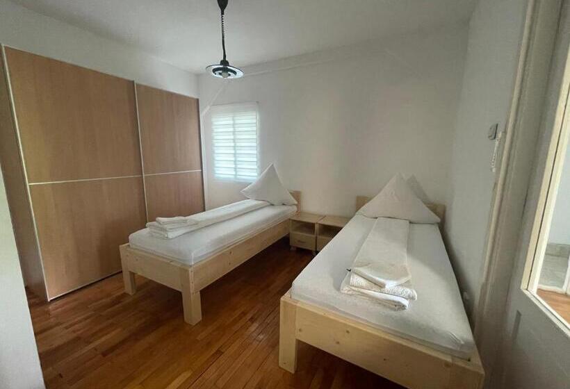 带1个卧室的带阳台的公寓, Pensiunea Dora Sasca