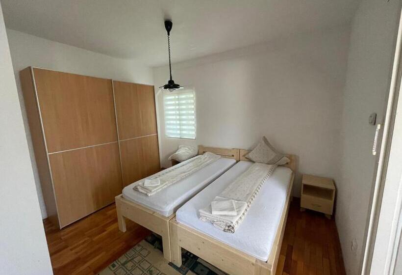 带1个卧室的带阳台的公寓, Pensiunea Dora Sasca