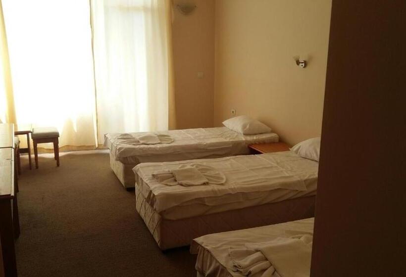 חדר קלאסי לשלושה, Seasons 2