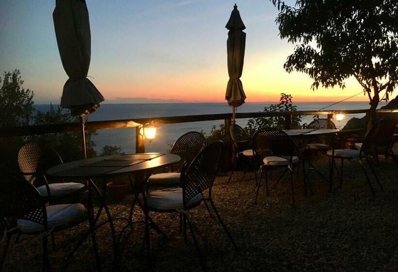 Quarto Estandar Vista Mar, Villa Pietrafiore