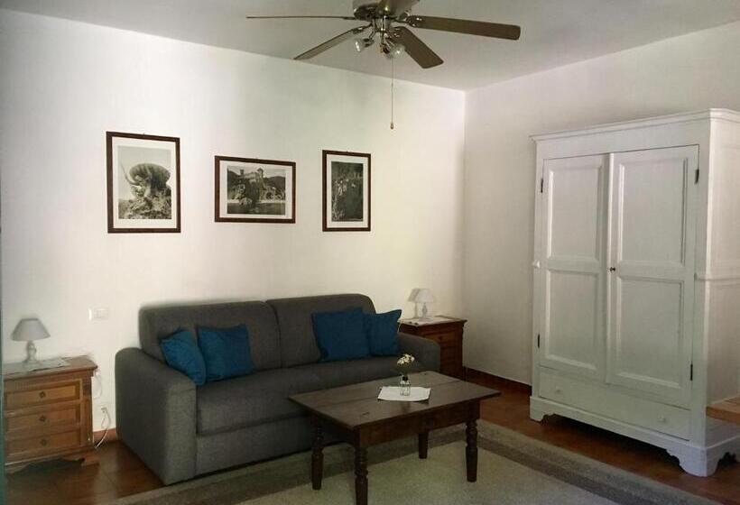 Apartamento 1 Dormitório com Terraço, Villa Pietrafiore