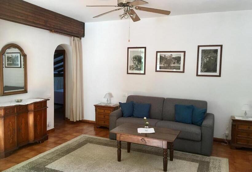 آپارتمان 1 خوابه با تراس, Villa Pietrafiore