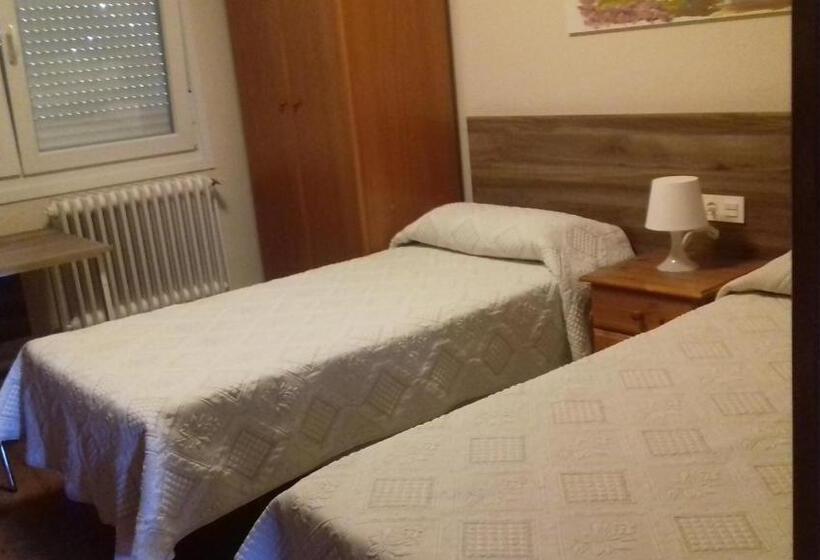 اتاق استاندارد یک نفره, Residencia Diego Martinez