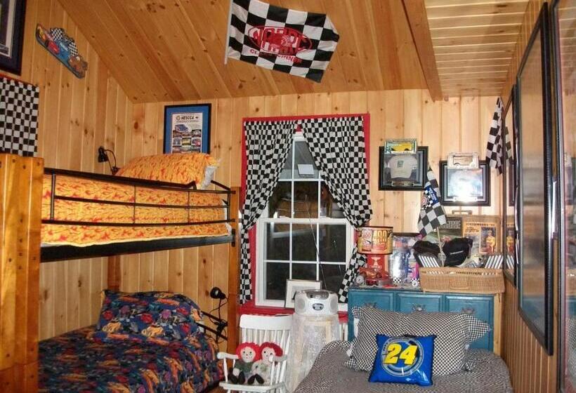 דירת חדר בקומת קרקע, A Meadow House