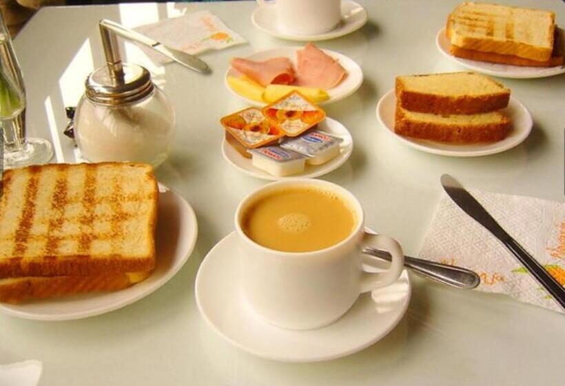 バス共有のスタンダードルーム, El Rengue