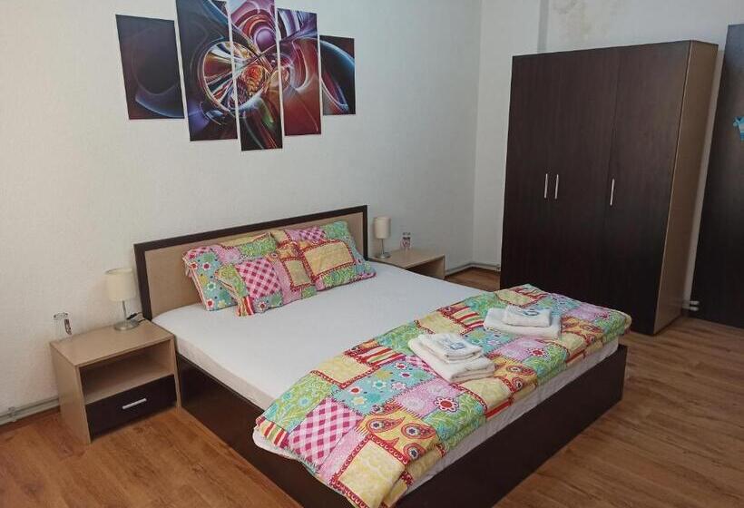 اتاق استاندارد با بالکن, Guest House Ganovi