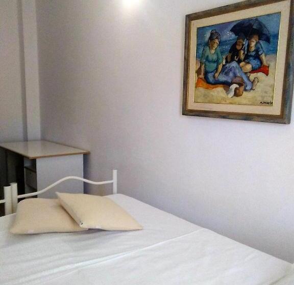 דירת שני חדרים, Su Pranu