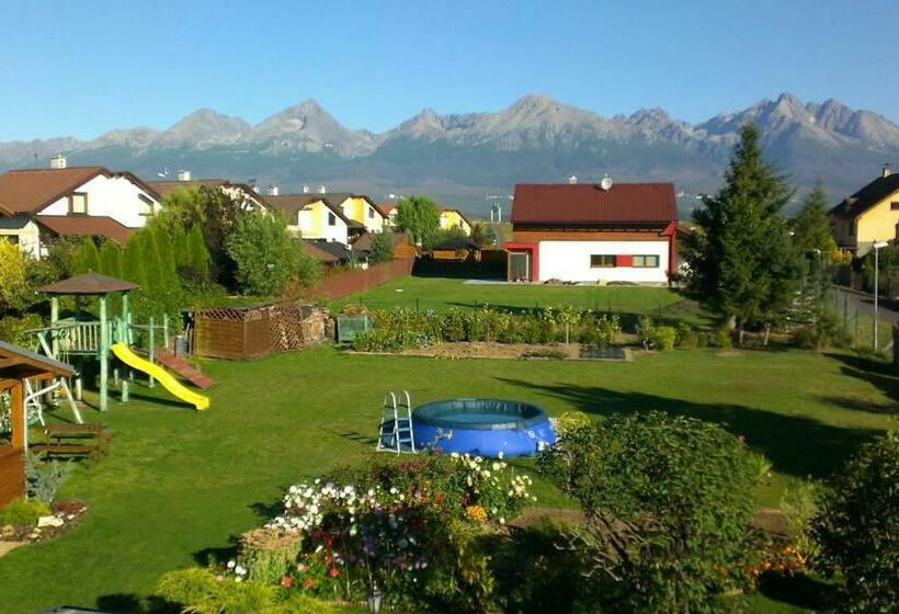 استودیو استاندارد با چشم‌انداز کوهستان, Vila Mirka