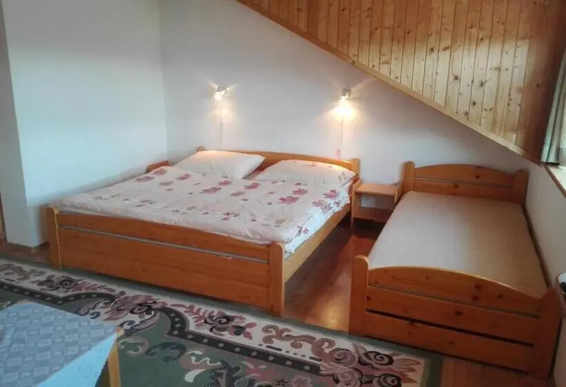 اتاق استاندارد سه نفره, Vila Mirka