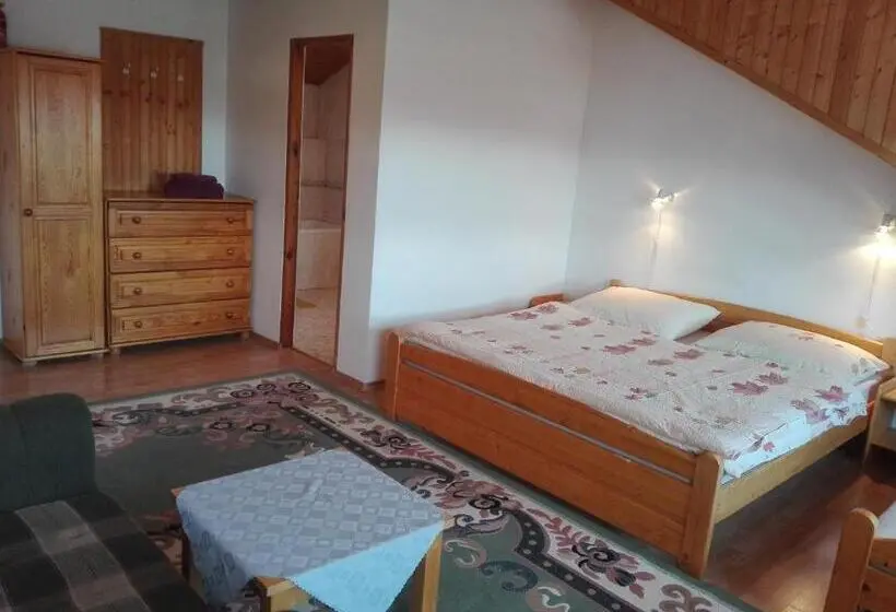 اتاق استاندارد سه نفره, Vila Mirka