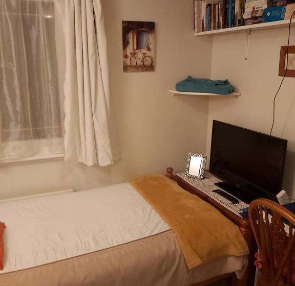 חדר אקונומי יחיד, Homely Haven, Dunfermline