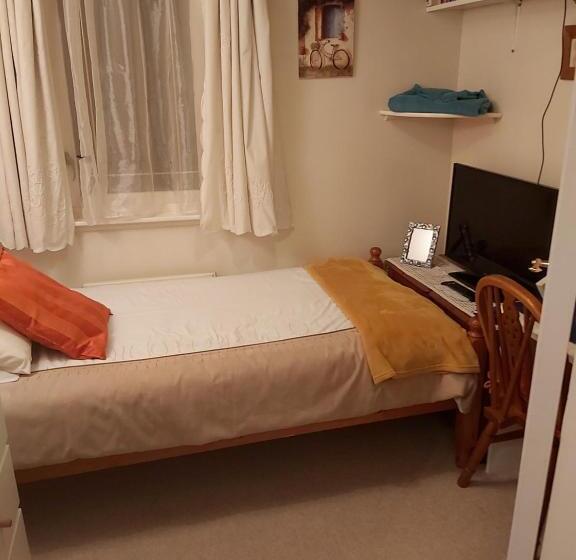 חדר אקונומי יחיד, Homely Haven, Dunfermline