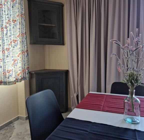 דירת חדר עם טרסה, A Baracca Du Pei