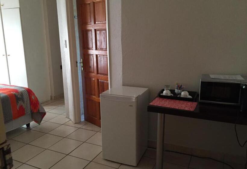 スタンダードルーム, Tropical Paradise Guest House