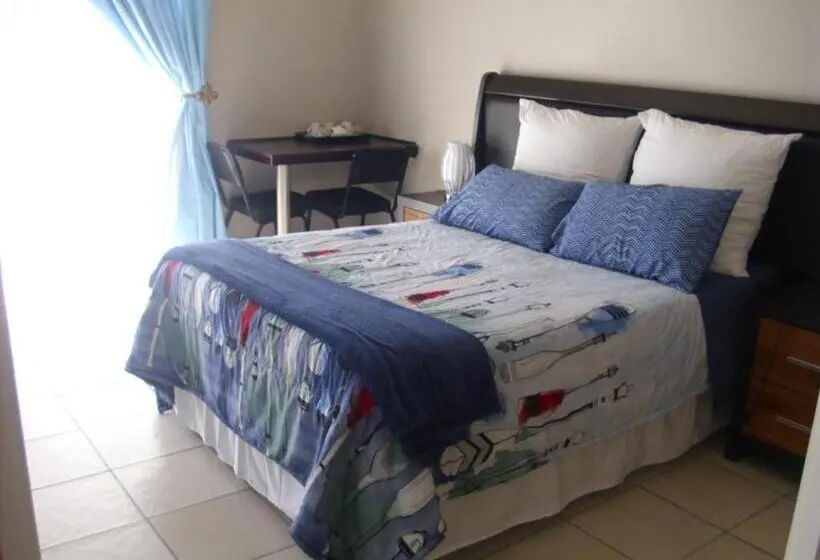 バルコニー付きスタンダードルーム, Tropical Paradise Guest House
